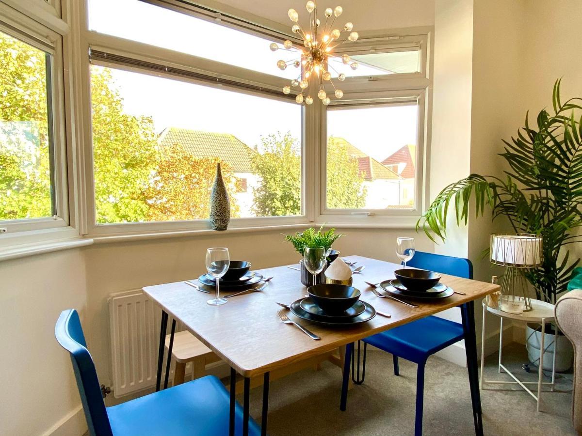 Seaside Serenity: Stylish 2-bedroom Near Bournemouth's Bournemouth